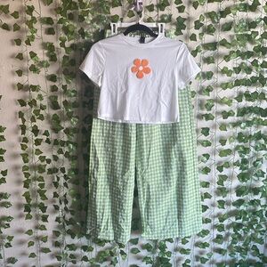 Set! Super cute. Purchased 2 by mistake.